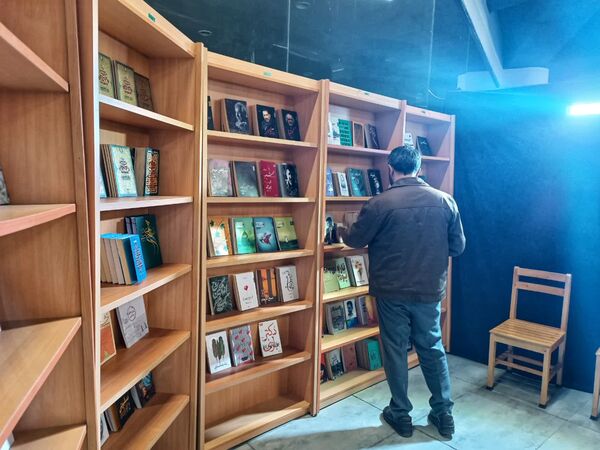 برپایی نمایشگاه کتاب در مجتمع طلای سفید بجنورد 