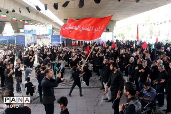 تهران در عاشورا یکپارچه سیاه‌پوش شد