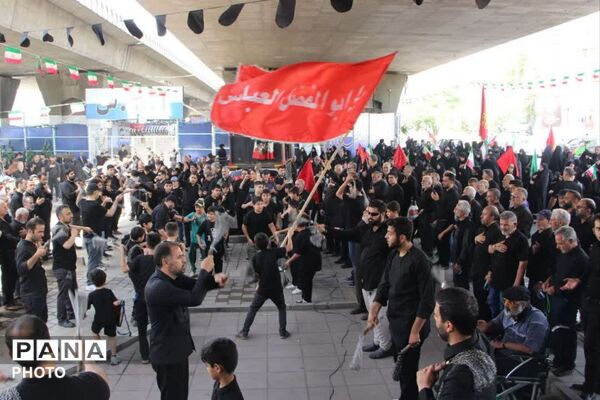 تهران در عاشورا یکپارچه سیاه‌پوش شد
