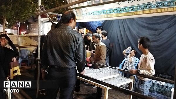 موکب شهدای روستای آهوان در نود و هشتمین شب از اجتماعات مردمی 