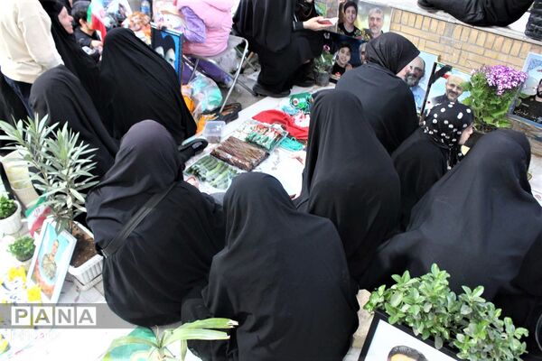 حال و هوای آغاز سال نو در جوار مزار شهدای جنگ رمضان