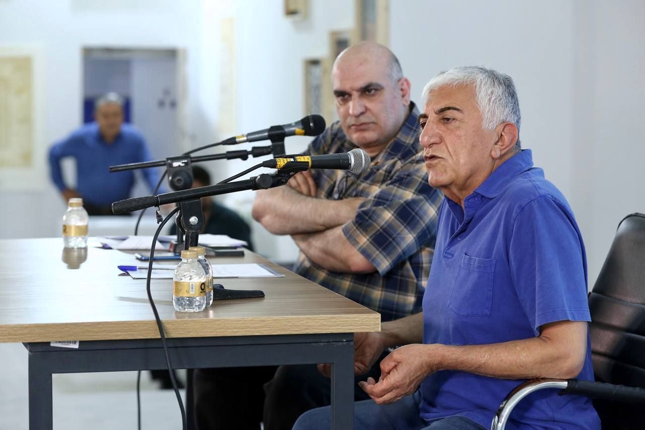 از نوشتن فاصله گرفتم زیرا هیچ نقد جدی پیرامون آن‌ها نوشته نشد