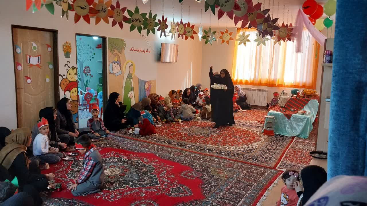 جشن یلدایی مهد شکوفه‌های نور دارالقرآن حضرت زهرا (س) در شیروان