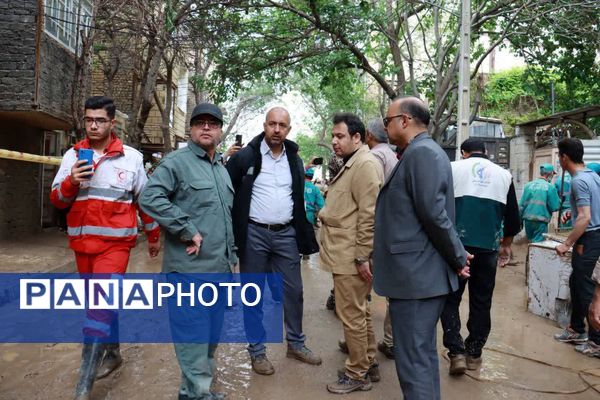 بازدید وزیر کشور از روند بازگشایی و خدمت‌رسانی در مناطق سیل‌زده مشهد