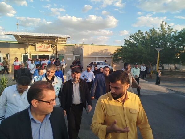 بازدید استاندار خراسان رضوی از مناطق زلزله زده و مصدومان آن در کاشمر 