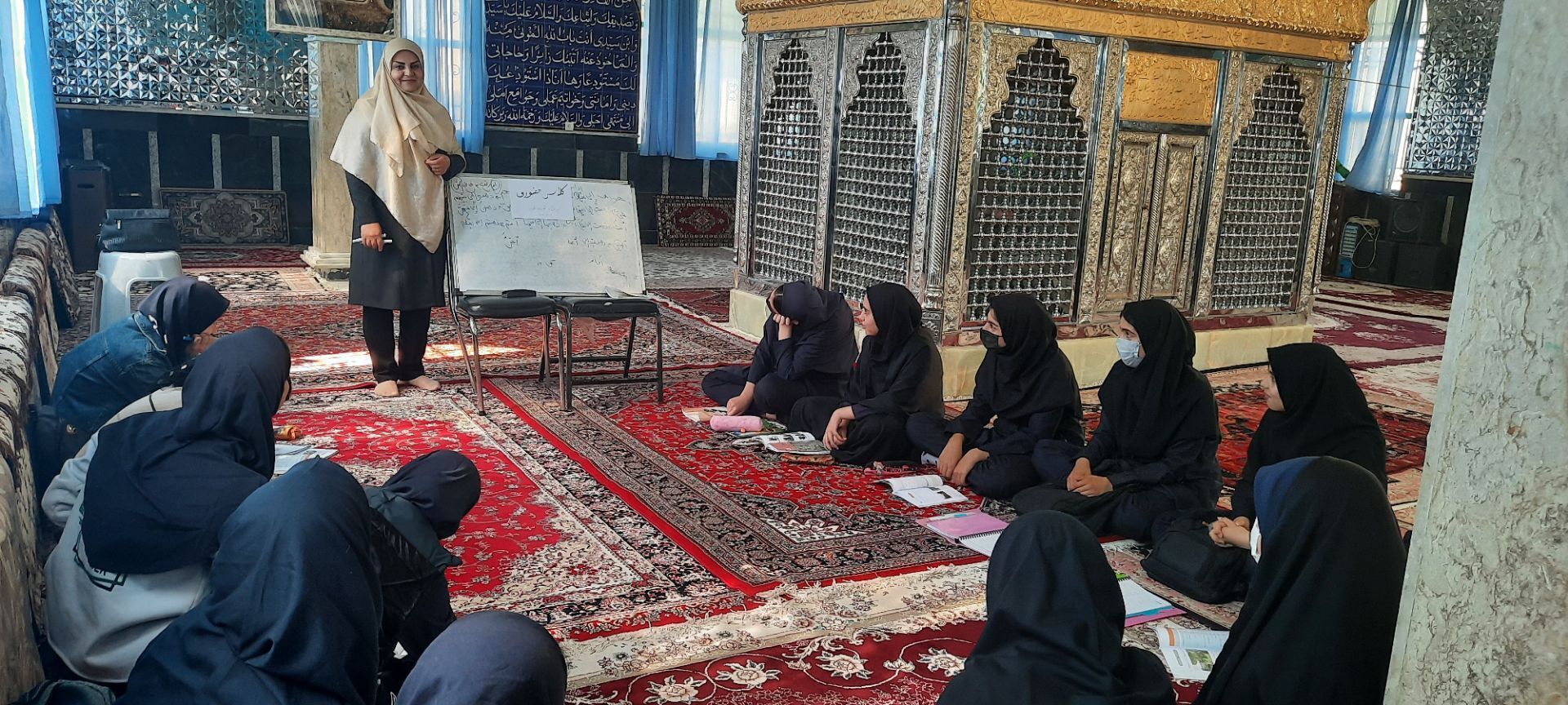 اموزش  فضای معنوی امامزاده، تمرکز و انگیزه دانش‌آموزان را بیشتر می‌کند