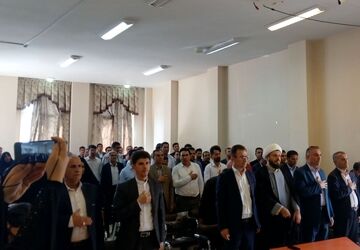 دیدار و نشست مدیران مدارس با نماینده مجلس در شهرستان خانمیرزا