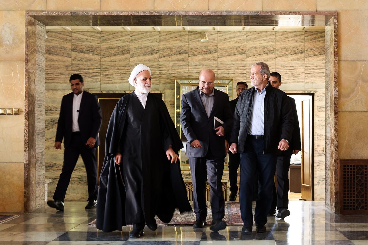 حضور سران قوا در مراسم گرامیداشت شهدای اقتدار