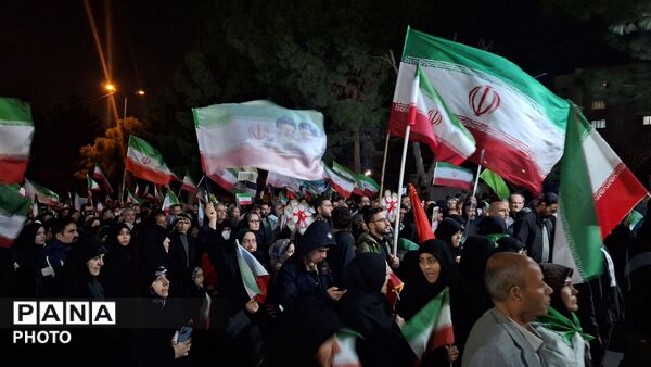 حضور آحاد مردم استان البرز در سی‌وچهارمین شب از اجتماعات مردمی