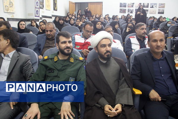 نواختن زنگ آغاز سال تحصیلی ۱۴۰۴-۱۴۰۵ در بوشهر