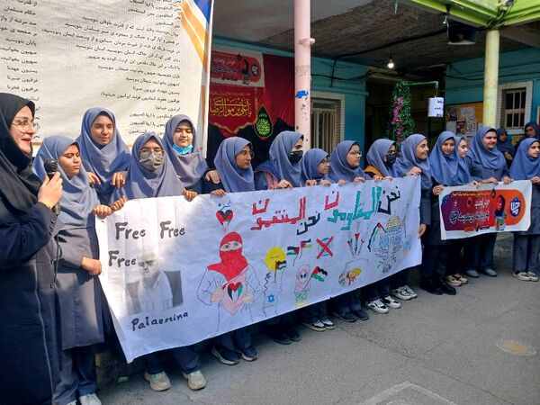 برگزاری رویداد "هفته ماها" در دبیرستان پاینده اهواز