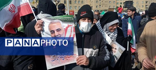 مردم غیور ملارد با حضور پرشور خود در راهپیمایی ۲۲ بهمن، ثابت کردند که همچنان پای انقلاب اسلامی ایستاده‌اند.