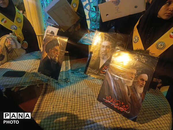 برپایی ایستگاه شبانه رفع اشکالات درسی در بوستان گلها قم