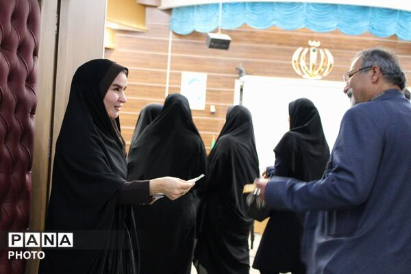 مراسم بزرگداشت مقام معلم در پردیس