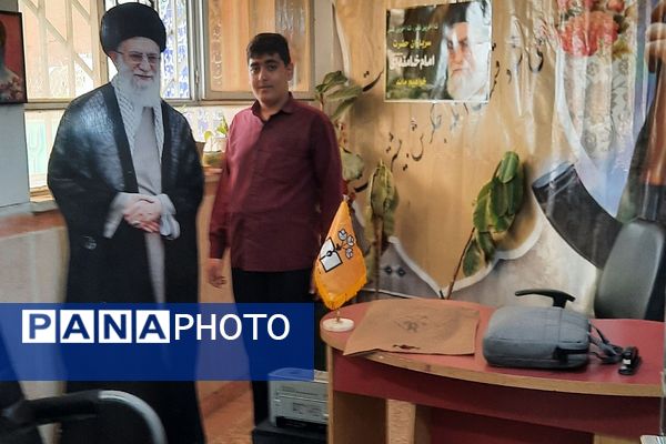 نمایشگاه هفته دفاع مقدس در دبیرستان ملاصدرا ناحیه دو شهرری 