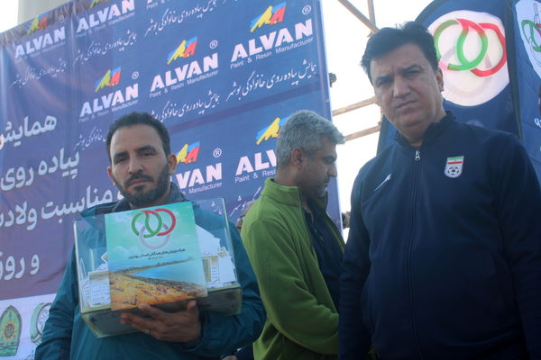 پیاده‌روی خانوادگی در بوشهر