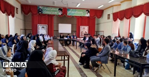 جلسه حوزه رسانه‌ی دانش‌آموزی در شهرستان اردل