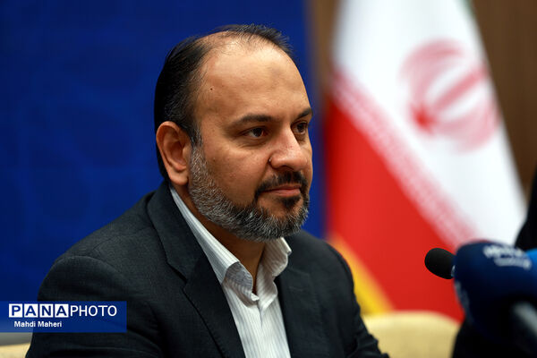 نشست خبری معاون پرورشی و فرهنگی وزیر آموزش‌وپرورش
