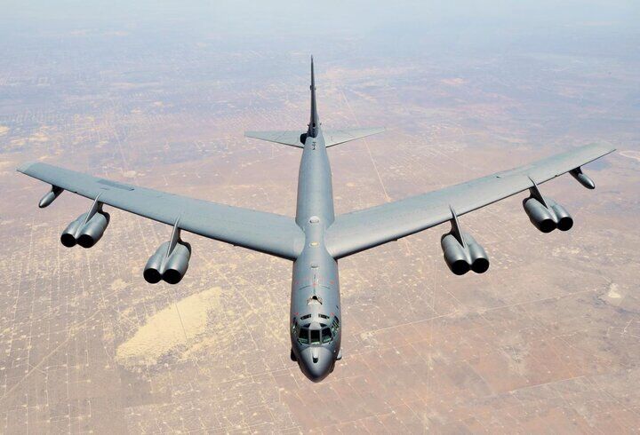 بمب‌افکن B-52 آمریکا سقوط کرد+فیلم
