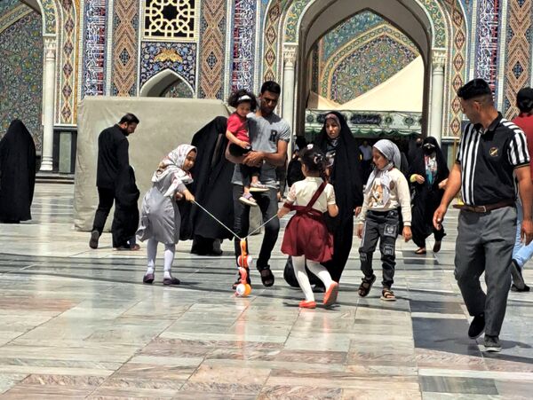 روز دحوالارض در حرم امام مهربانی‌ها