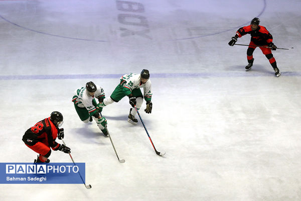 دیدار تیم ملی هاکی روی یخ ایران و تیم جوانان