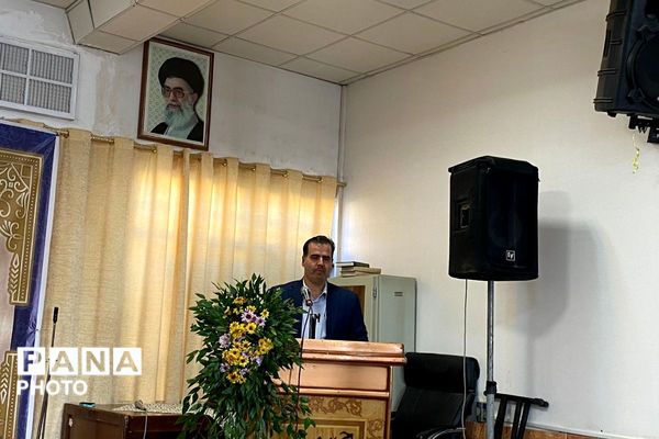 پژوهشگران نوجوان پیشوا روی سکوی افتخار