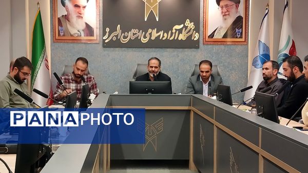 دیدار دانشجویان دانشگاه آزاد با نماینده مجلس شورای اسلامی در کرج 