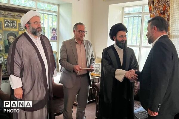 آیین تقدیر از اعضای ستاد نماز جمعه فیروزکوه با حضور مدیر دفتر نمایندگی شورای سیاست‌گذاری ائمه جمعه استان تهران