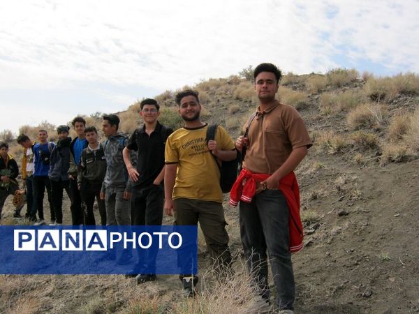 مرحله سوم اردو کوه نوردی بهاری هنرستان شهید دیواندری