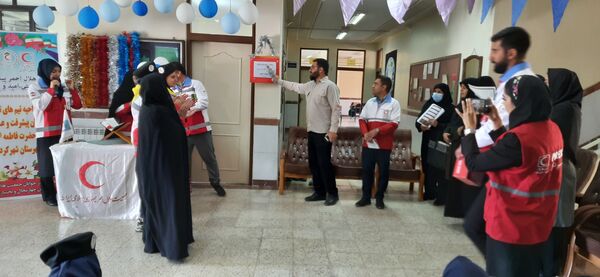 آیین‌ افتتاحیه‌ تیم‌های‌ تخصصی‌ جوانان‌ هلال‌احمر‌ در شهرکرد 