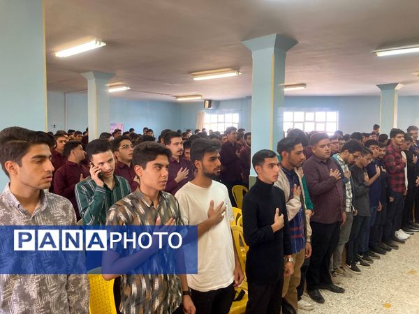  از دانش‌آموزان برتر کنکور در «جشن ستارگان» دبیرستان نمونه آیت‌الله خامنه‌ای تجلیل شد 