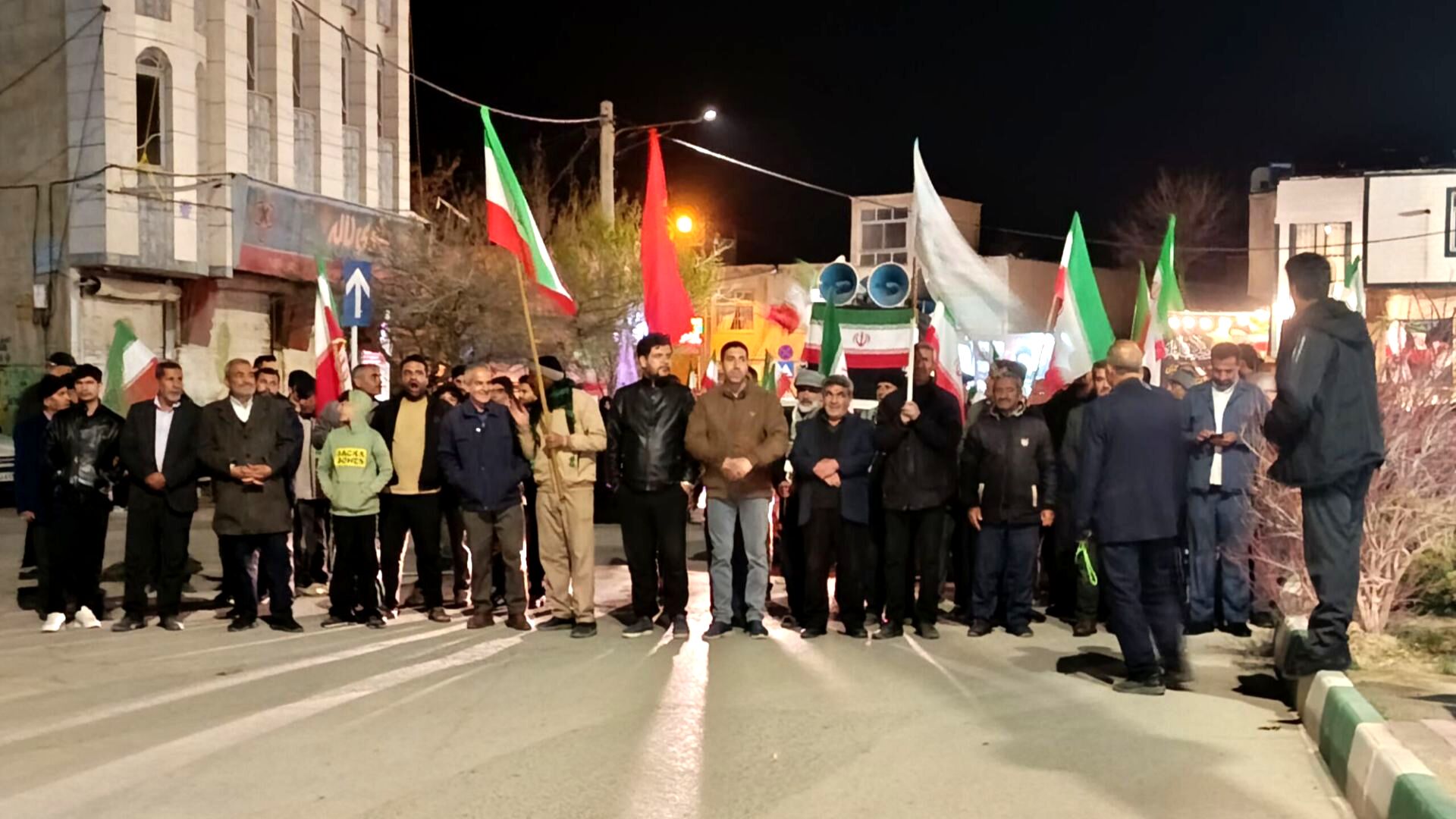 حماسهٔ فامنین؛ همبستگی مردم در روزهای جنگی