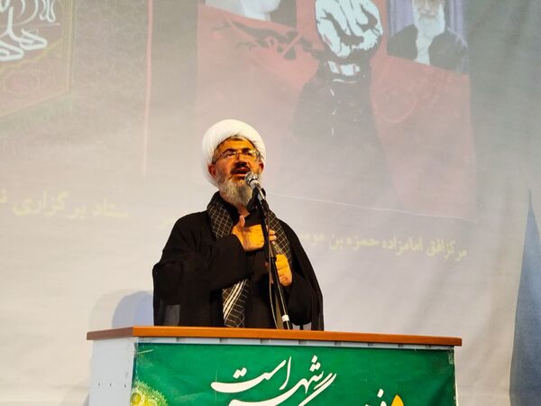 نماز جمعه در کاشمر 
