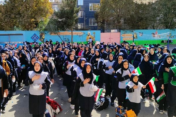 گرامیداشت و حضور پرشور مدارس اسلامشهر در راهپیمایی روز دانش‌آموز