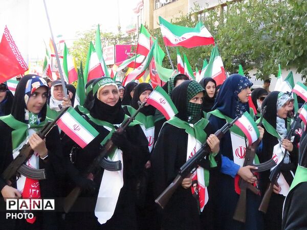 ۳۱۳ هزار جان‌فدا؛ روایت حماسه‌ای که در قاب‌ها ماندگار شد