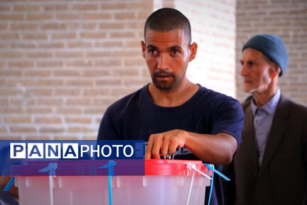 حماسه پرشور مردم نیشابور پای صندوق رأی