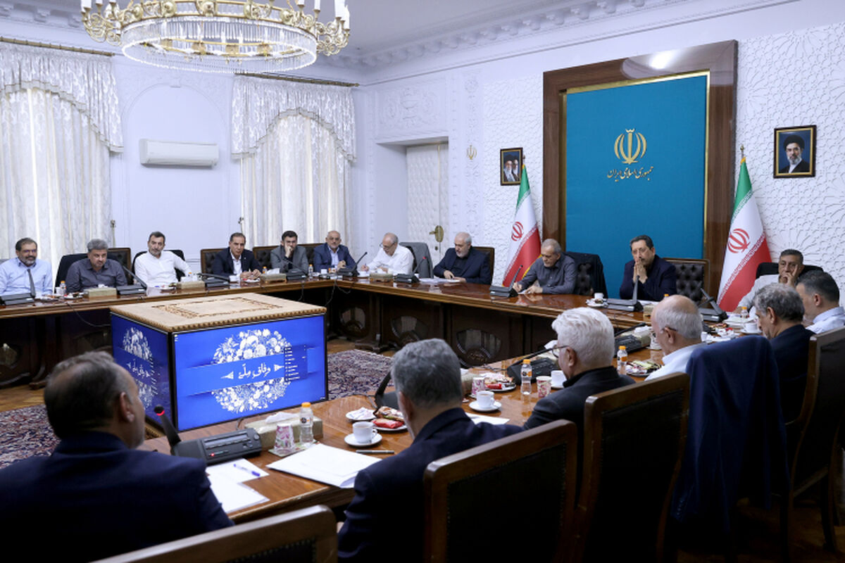 تصویب 7 تصمیم عملیاتی برای تأمین برق صنایع  و پایداری تولید با دستور رئیس‌جمهور پزشکیان