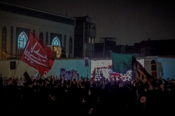 "عهد خون"، تجمع بزرگ مردمی و هیئت‌های مذهبی باقرشهر و کهریزک در حمایت از ولی امر مسلمین جهان 
