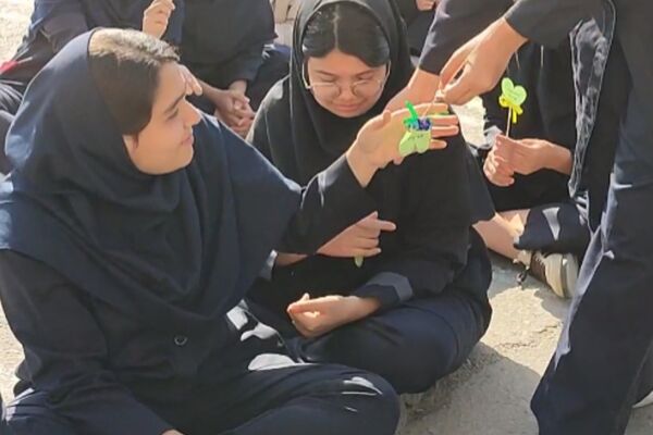 جشن ولادت حضرت زینب (س) و روز پرستار در دبیرستان مهر
