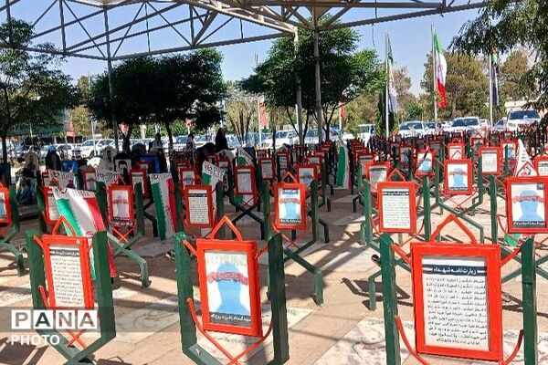 دانش‌آموزان اسلامشهر در گلزار شهدا بهشت‌زهرا 