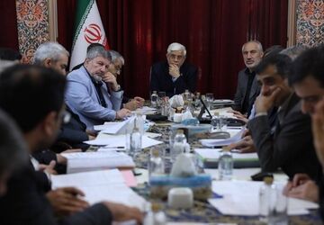 عارف: با وجود جنگ اقتصادی، به آینده امیدواریم و برای عبور از مشکلات راهکار داریم