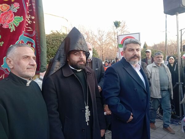 اصفهان یکصدا در میدان امام حسین(ع)