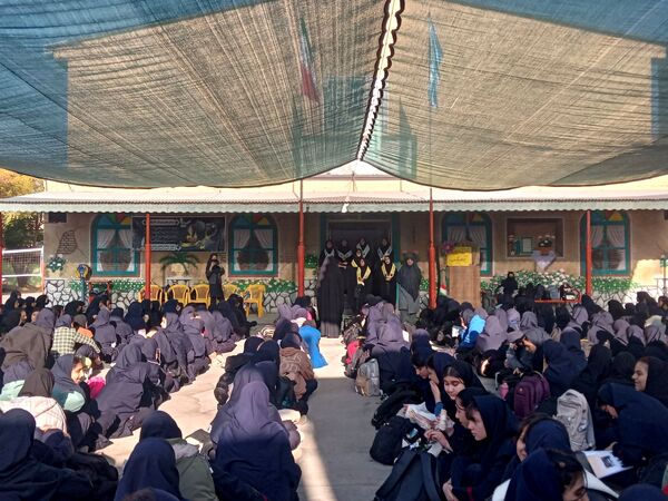 جشن  روز دانش آموز در دبیرستان دخترانه وکیلی 3(یغمای نیشابوری)
