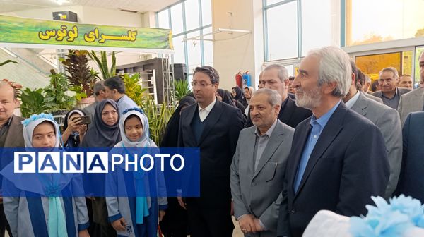 آیین نکوداشت خیر مدرسه ساز عبدالرضا وکیلی با حضور وزیر آموزش و پرورش در نیشابور 