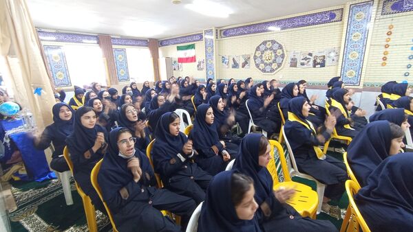  آیین باشکوه زنگ انقلاب در دبیرستان شهید بهشتی