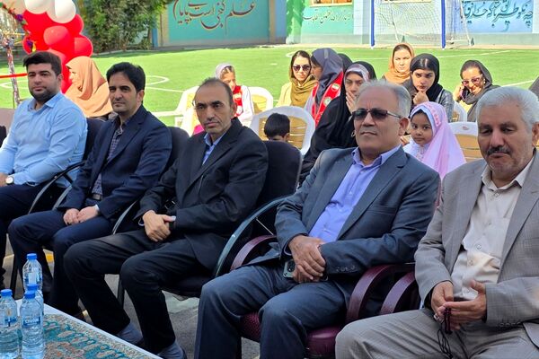 آیین افتتاحیه زمین چمن مصنوعی دبستان اسماعیل سامنی ناحیه ۲ بهارستان