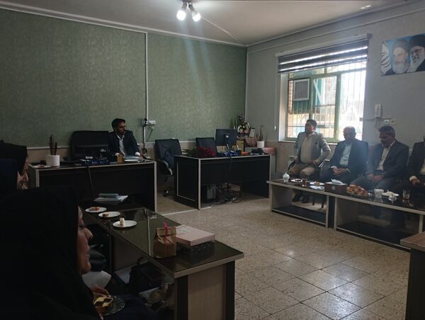  تقدیر از معلمان نمونه دبیرستان هاجر بیرجند