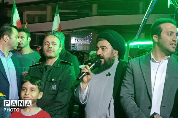 از فروش کتاب تا بیعت با رهبری؛ روایت موکب خانه نخبگان شهرستان دماوند در تجمعات شبانه رودهن