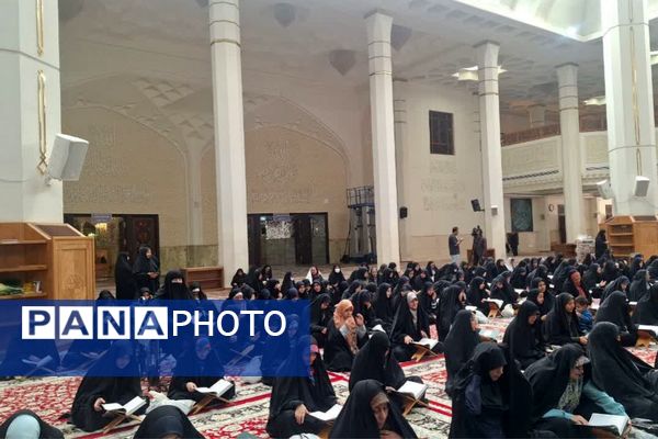 مراسم جز خوانی قران در حرم اهل بیت(ع)