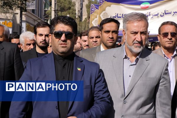 حضور پرشور دانش‌آموزان و مسئولین در راهپیمایی ۱۳ آبان در ناحیه یک بهارستان